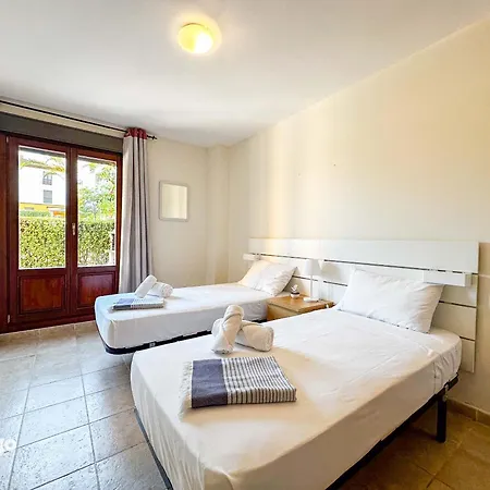 Con Jardin Y Acceso A La Piscina.