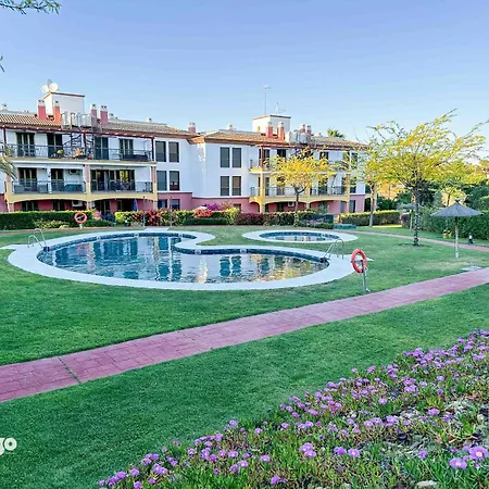 Con Jardin Y Acceso A La Piscina. アパート