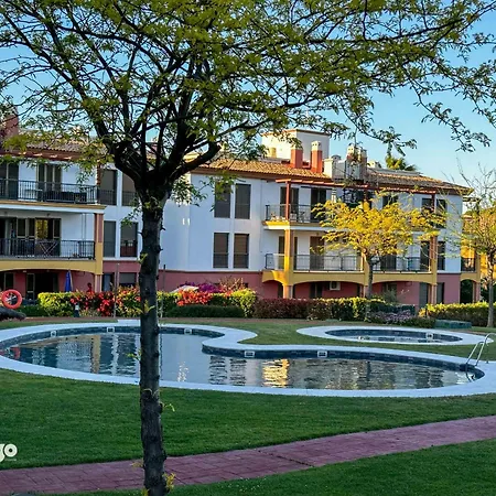 Con Jardin Y Acceso A La Piscina. アパート