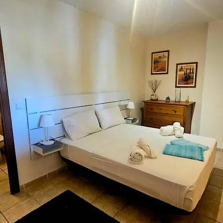 Con Jardin Y Acceso A La Piscina. * アヤモンテ