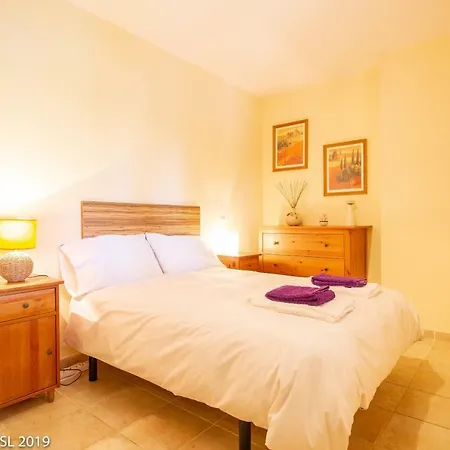 アパート Con Jardin Y Acceso A La Piscina. *